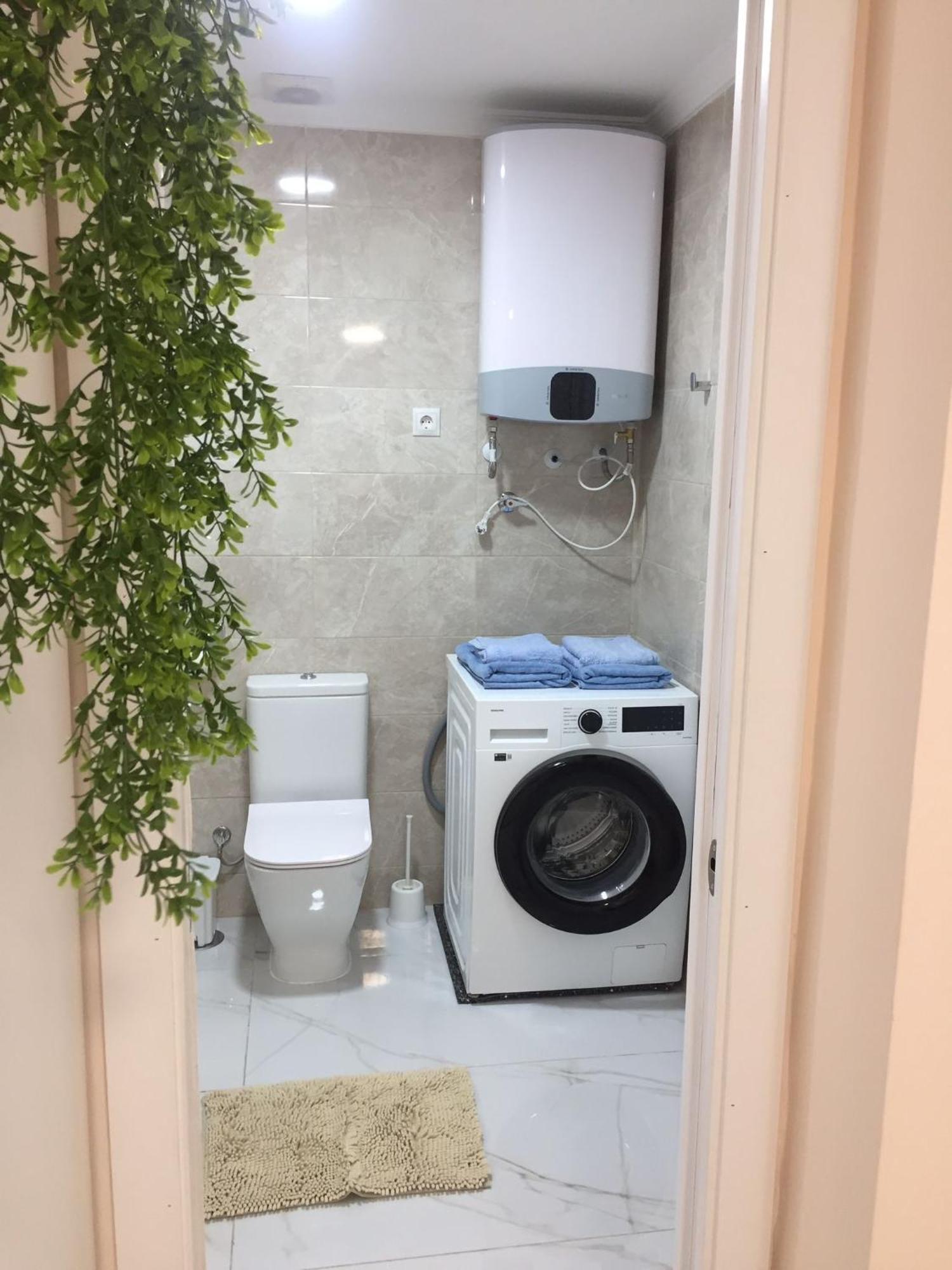 Studio In The Centre Near The Beach Apartment Torremolinos Bagian luar foto